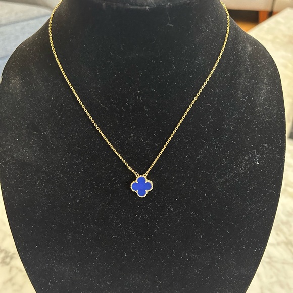 Blue agate necklace with gold hardware - Picture 4 of 5